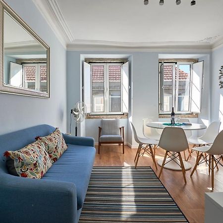 Elegant Riverview Apartment In Historical Lisbon Exterior photo