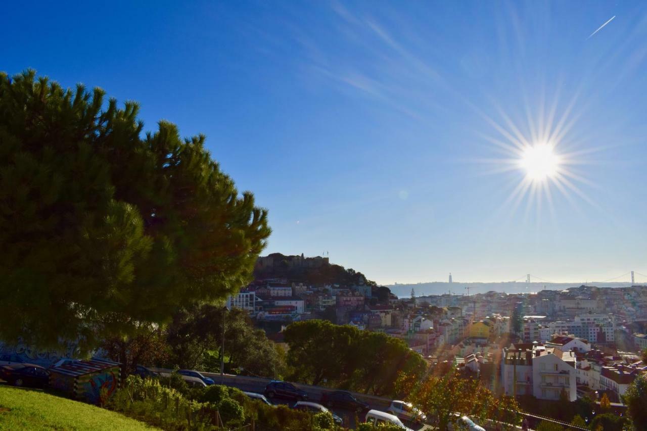 Elegant Riverview Apartment In Historical Lisbon Exterior photo